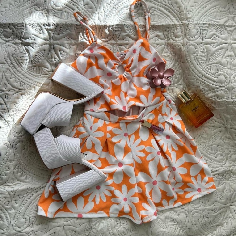 Madden Girl Orange and White romper Sleeveless Spaghetti Strap retro 70s XS